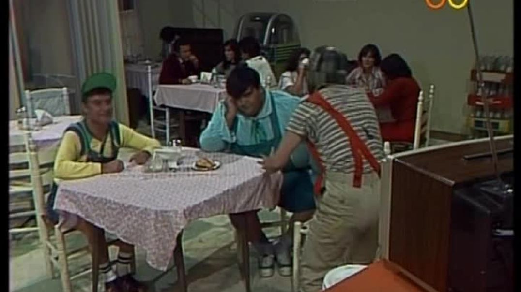 CHESPIRITO CLUBE DO CHAVES EL CHAVO DEL OCHO A PARTIDA DE FUTEBOL NO RESTAURANTE 1982